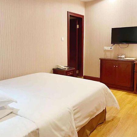 Vienna Hotel In Pinghu Square Shenzhen Exterior photo